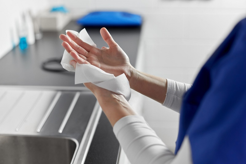 Paper towels more effective than jet hand dryers in preventing the